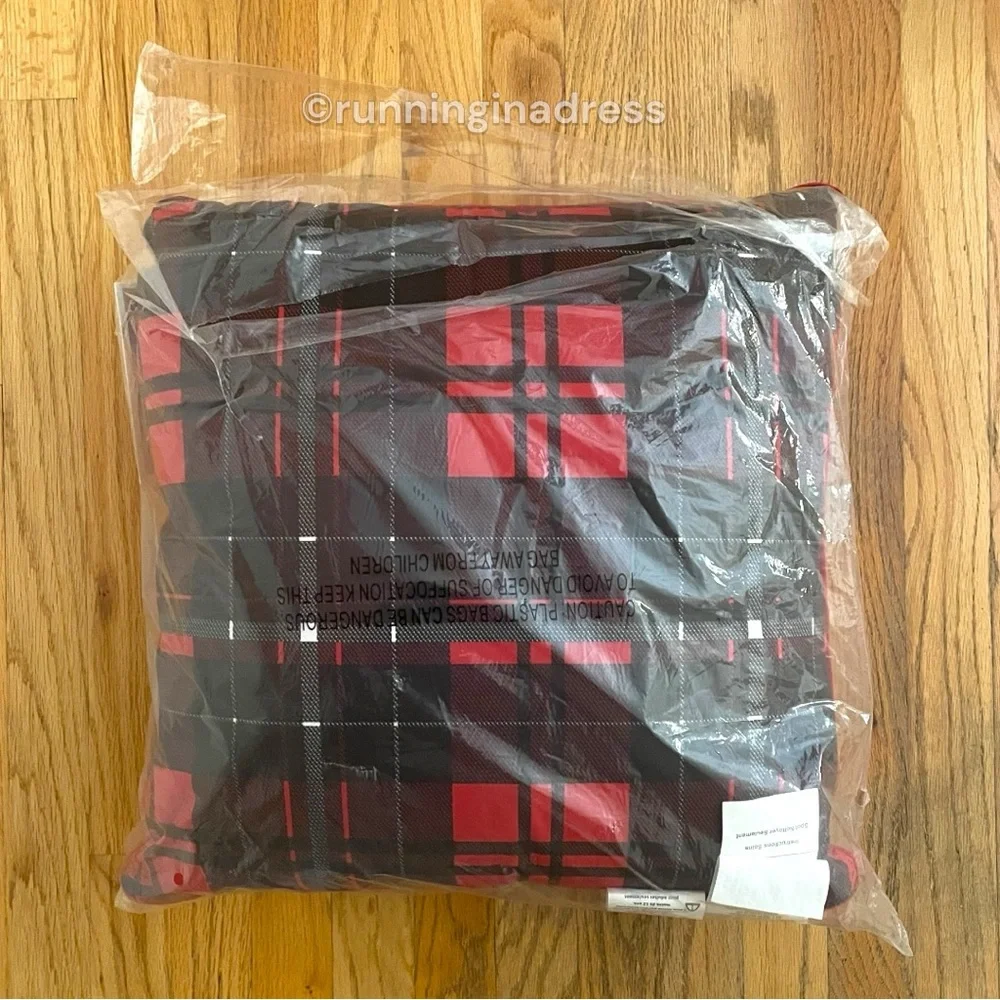 NWT Home Reflections Light Up Holiday Throw Pillow With Red & Black Tartan Trim